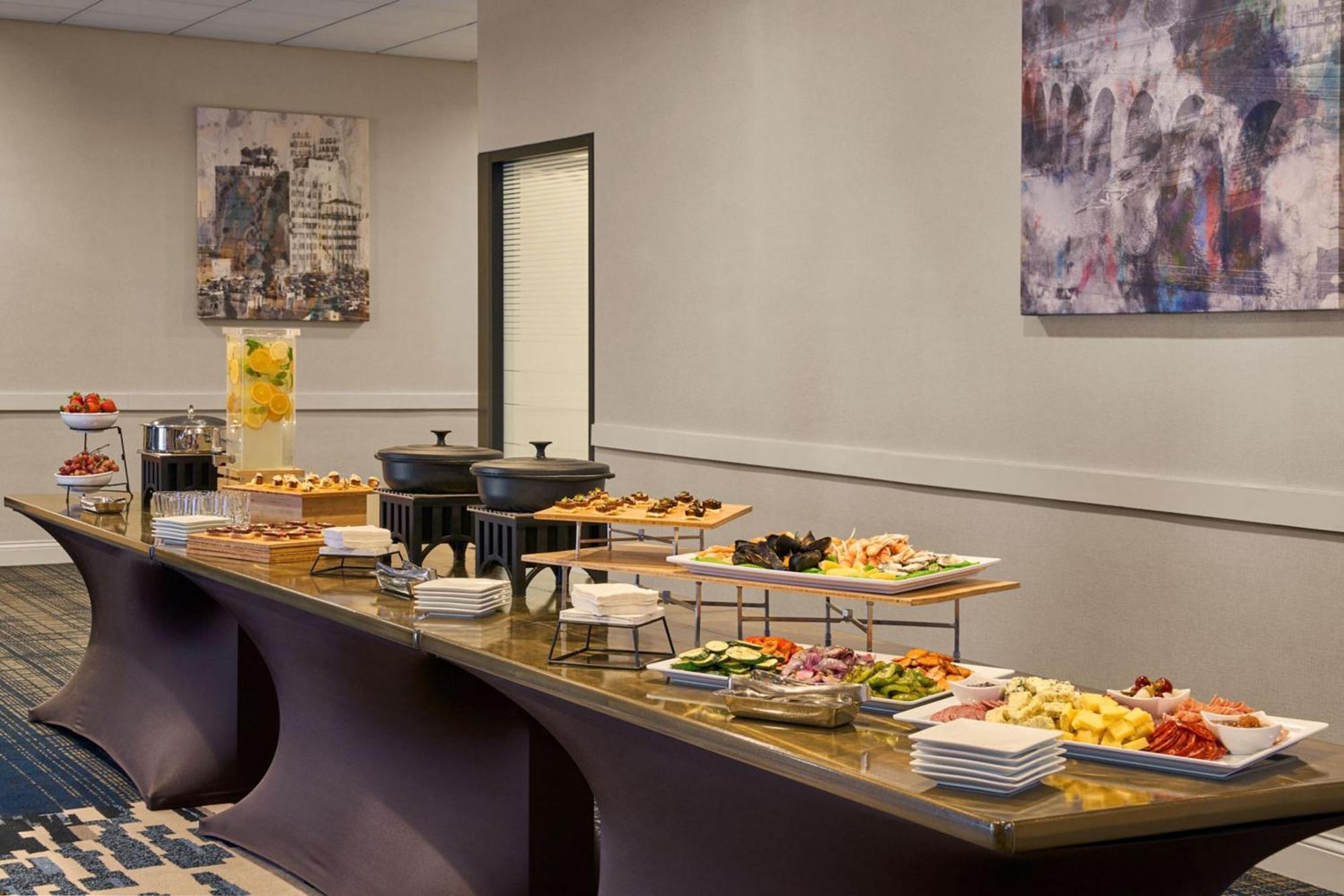 Delta Hotels By Marriott Minneapolis Northeast Εξωτερικό φωτογραφία